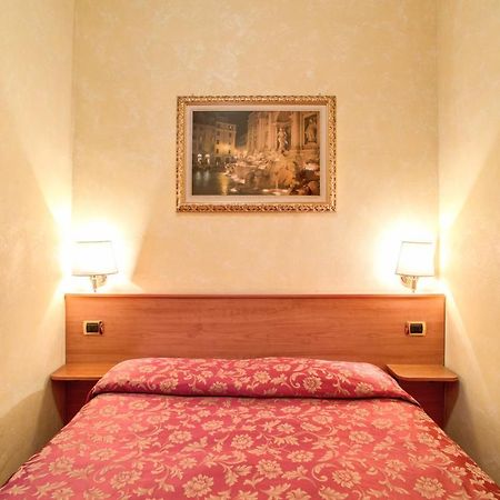 Monti Guest House - Affittacamere Rome Bagian luar foto