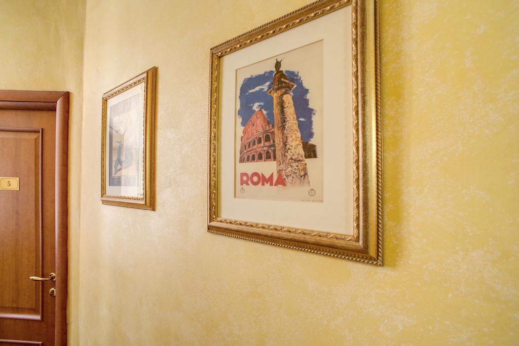 Monti Guest House - Affittacamere Rome Bagian luar foto