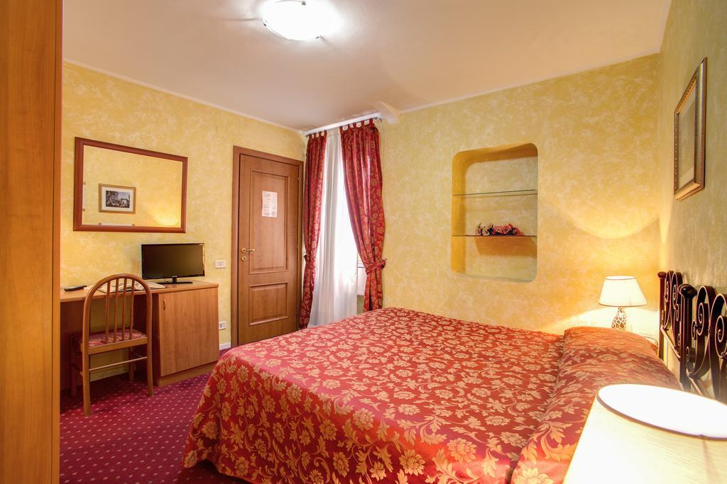 Monti Guest House - Affittacamere Rome Bagian luar foto