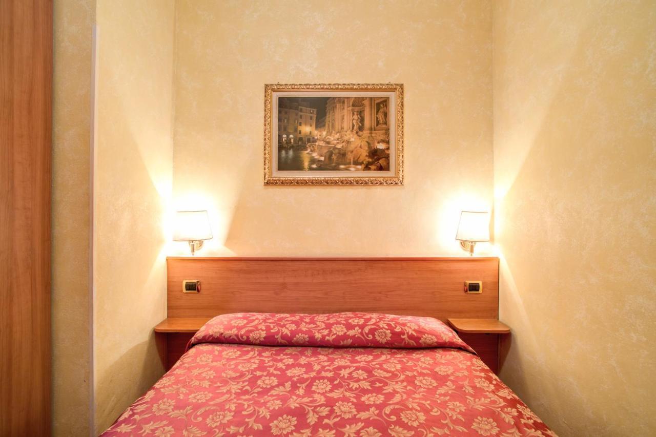 Monti Guest House - Affittacamere Rome Bagian luar foto