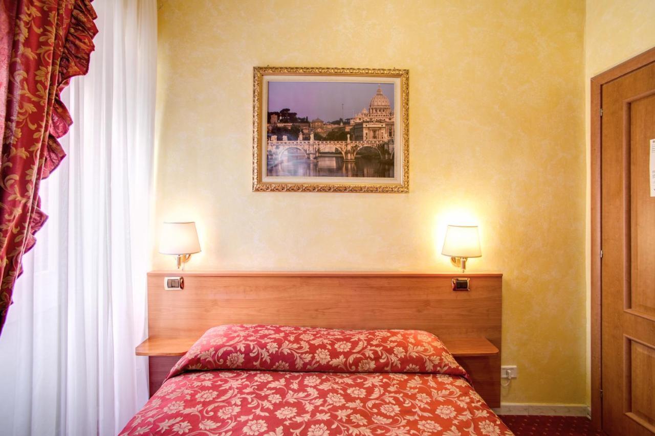 Monti Guest House - Affittacamere Rome Bagian luar foto